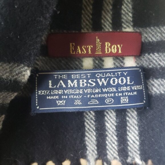 East Boy Lambswool Bla k and White S arf - Picture 3 of 4